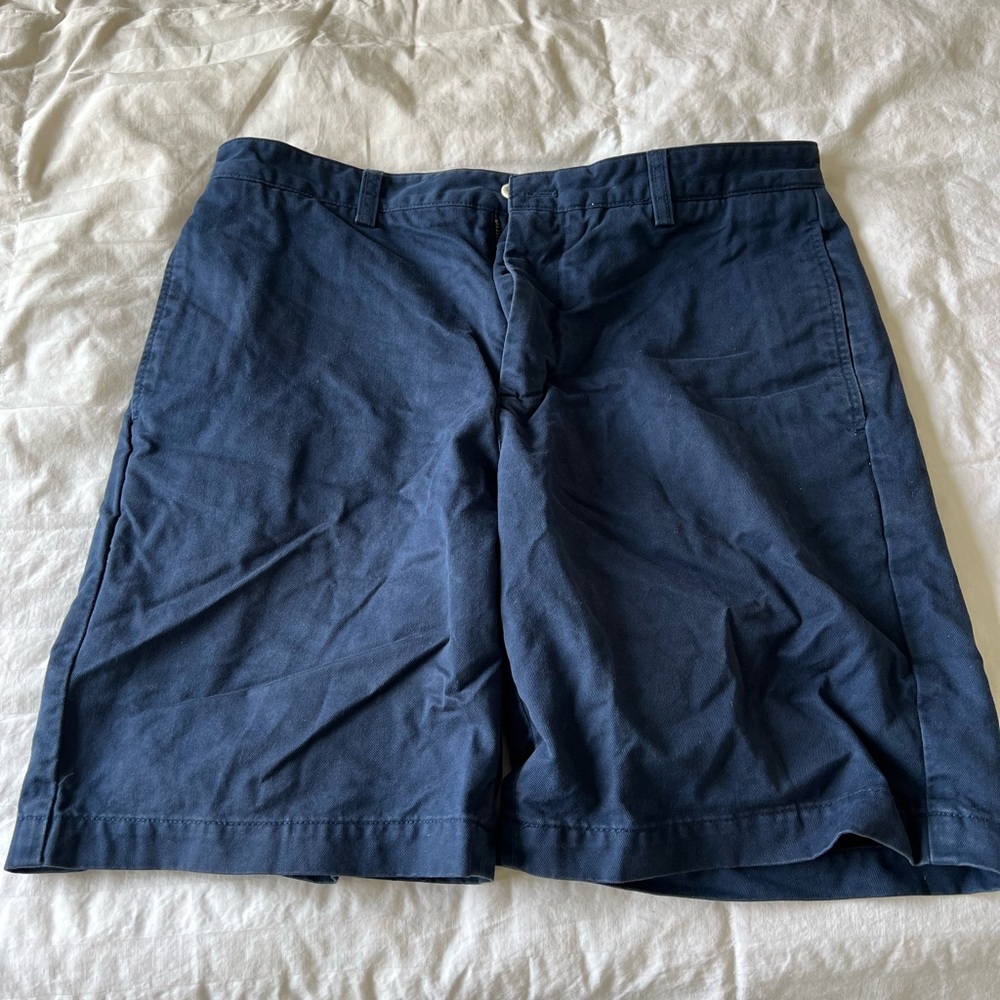 Vineyard Vines men’s navy blue club shorts- 32”